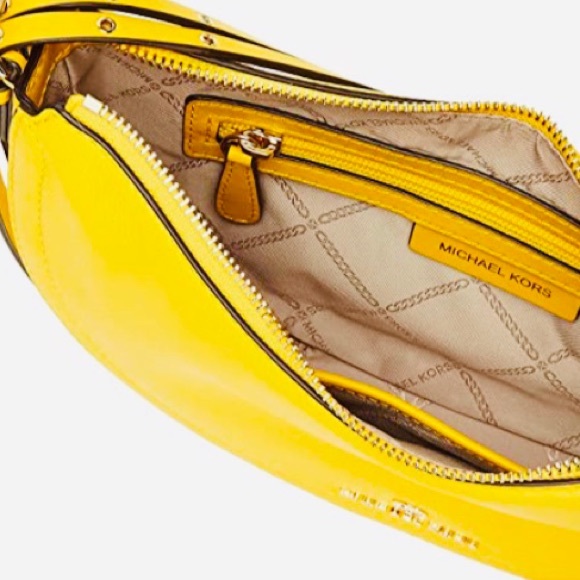 New MICHAEL Michael Kors Camden Small Messenger - Picture 16 of 16